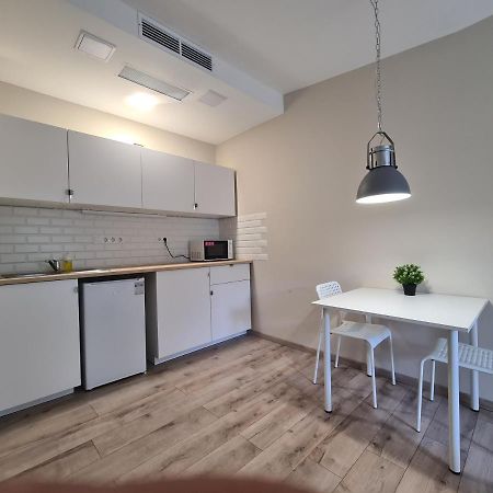 Öt Fenyő Apartmanház Siófok Exterior foto