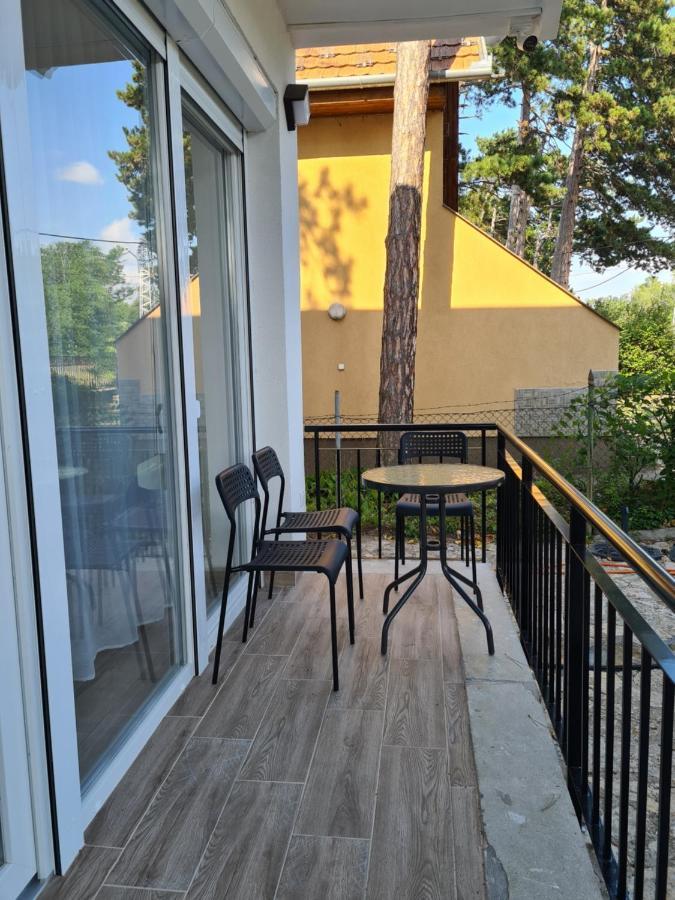 Öt Fenyő Apartmanház Siófok Exterior foto
