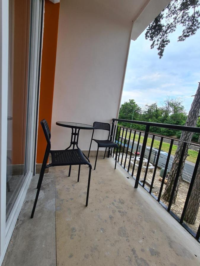 Öt Fenyő Apartmanház Siófok Exterior foto