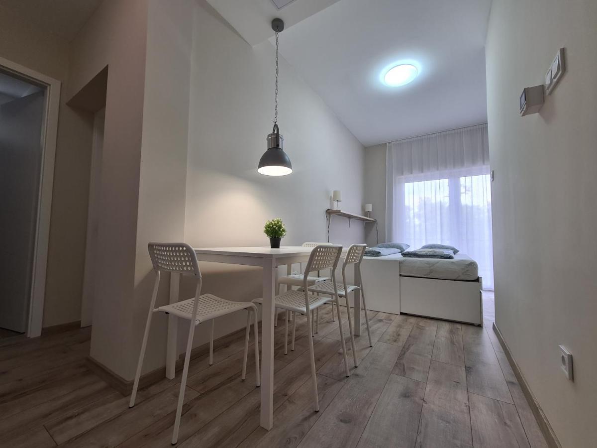 Öt Fenyő Apartmanház Siófok Exterior foto