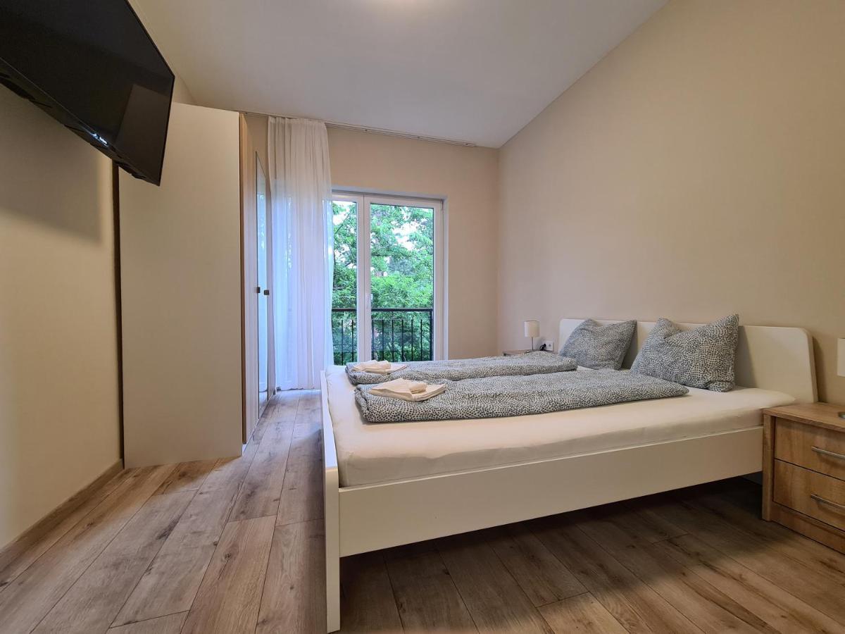Öt Fenyő Apartmanház Siófok Exterior foto