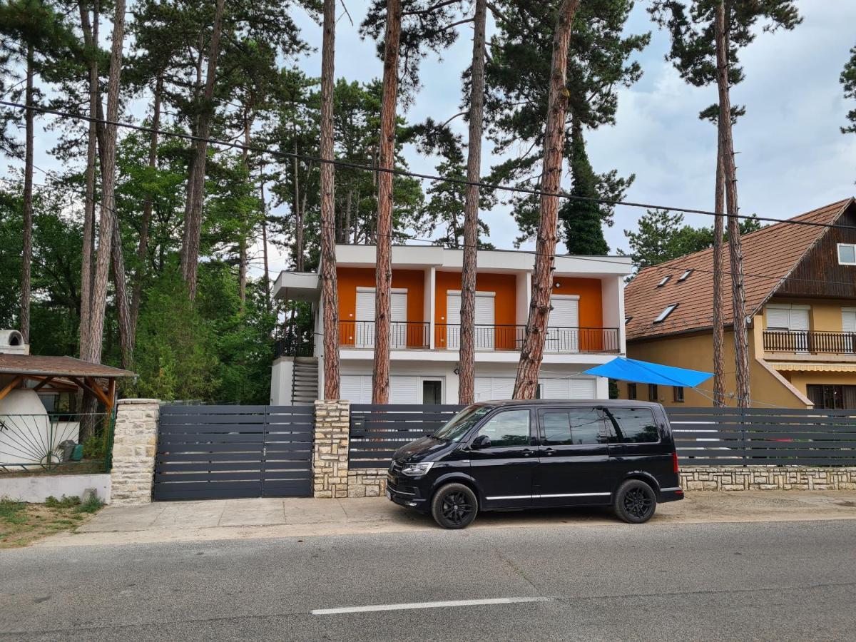 Öt Fenyő Apartmanház Siófok Exterior foto