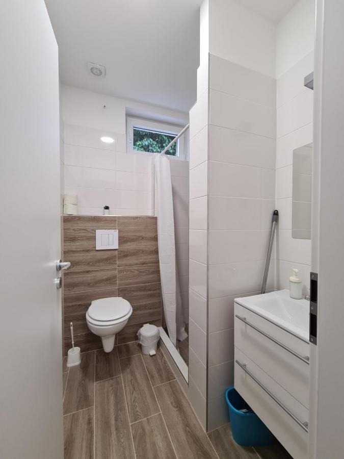 Öt Fenyő Apartmanház Siófok Exterior foto