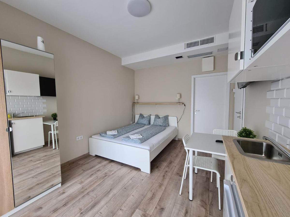 Öt Fenyő Apartmanház Siófok Exterior foto