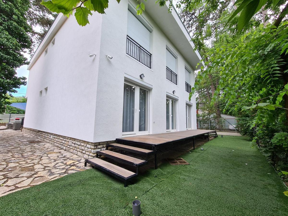 Öt Fenyő Apartmanház Siófok Exterior foto
