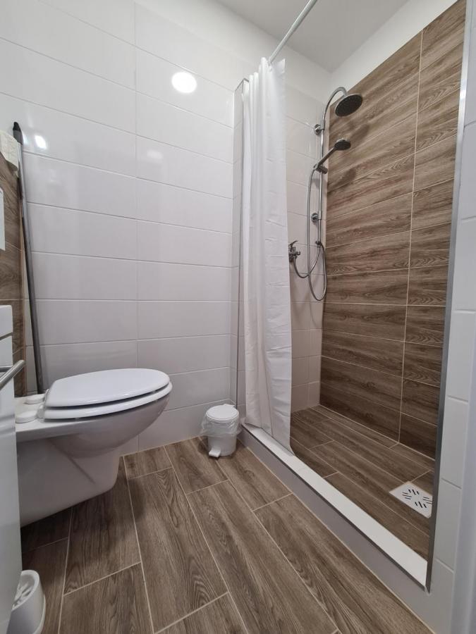 Öt Fenyő Apartmanház Siófok Exterior foto